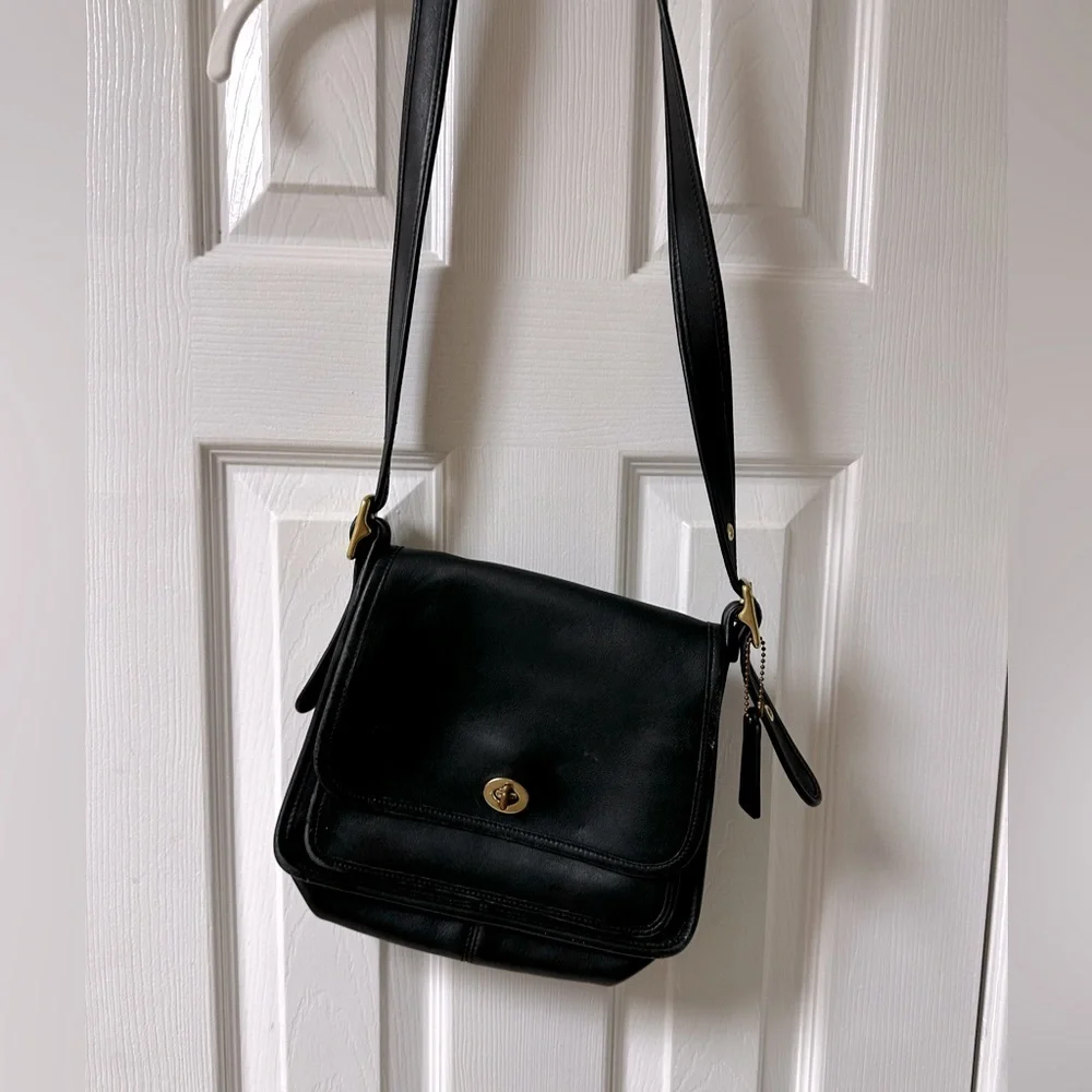 VINTAGE COACH!!! MINT CONDITION!!! - Picture 1 of 11